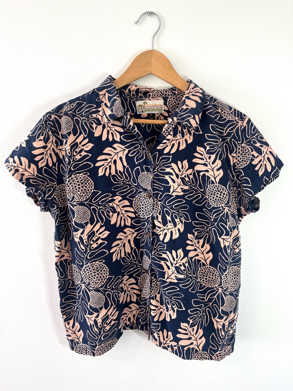 Patagonia Pataloha Navy and Blush Short-Sleeve Button-Front Hawaiian-Style Shirt